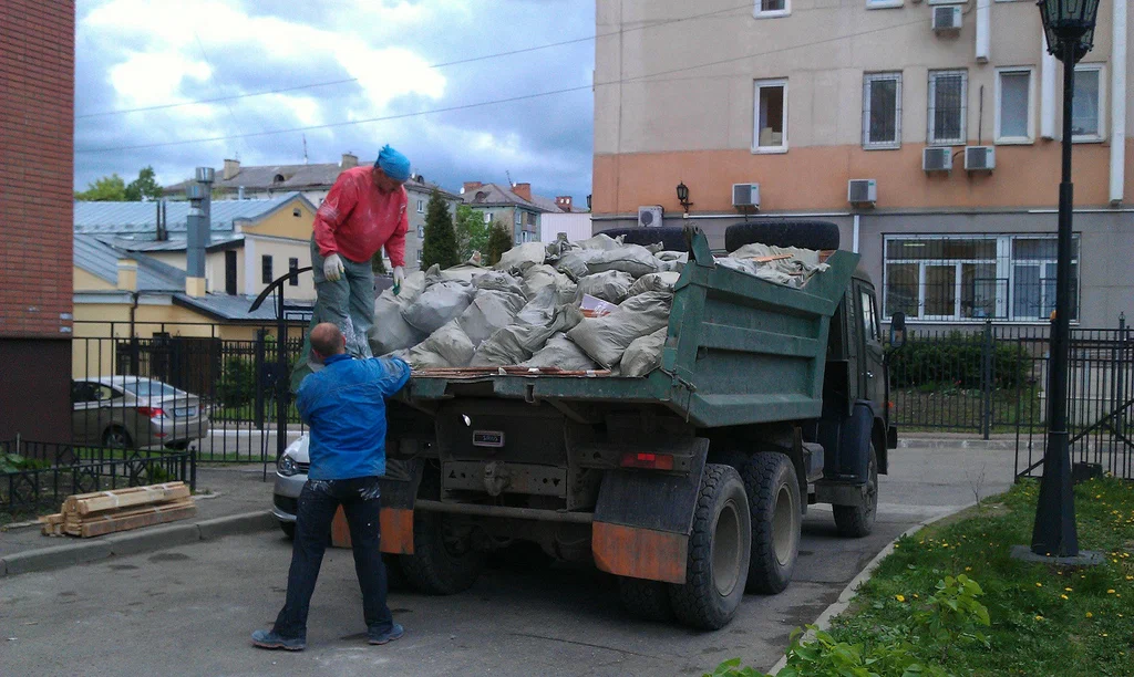 Вывоз строительного мусора в Приморско-Ахтарске от 1622 руб. – ПроМусор