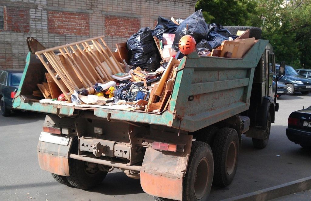 Вывоз мусора из магазина в Приморско-Ахтарске от ПроМусор: услуги, цена от 1774 руб., утилизация отходов
