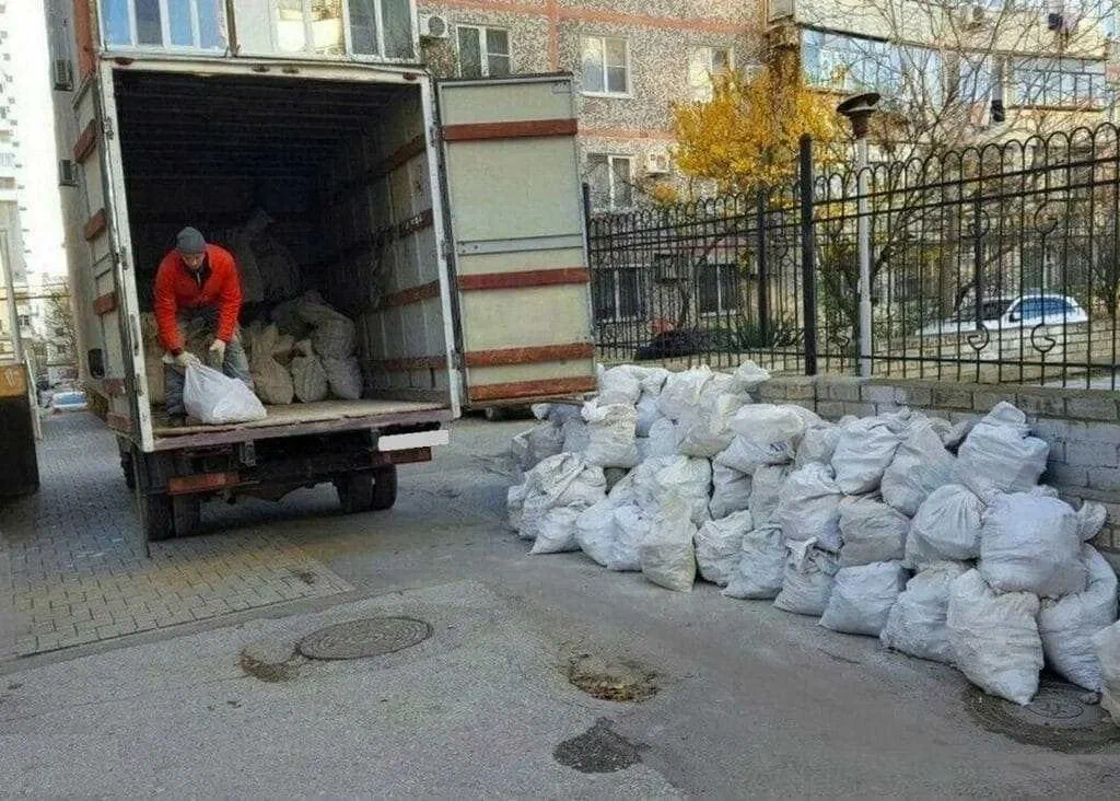 Вывоз мусора после переезда в Приморско-Ахтарске в октябре