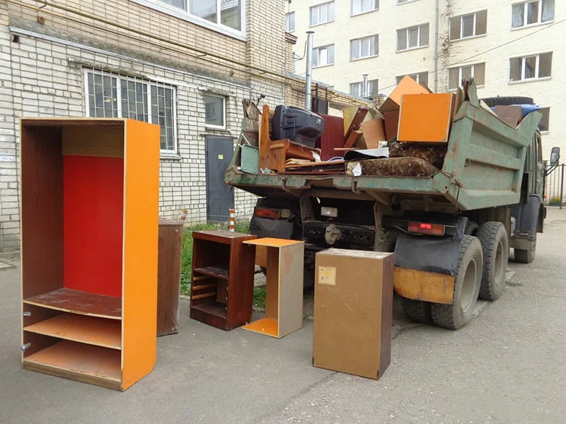 Вывоз шкафа в Приморско-Ахтарске от ПроМусор — недорого, демонтаж, утилизация, вывоз из квартиры от 862 руб