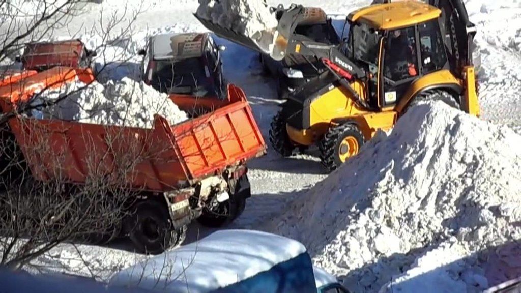 Вывоз снега с погрузкой в Приморско-Ахтарске для организаций и частных лиц в октябре
